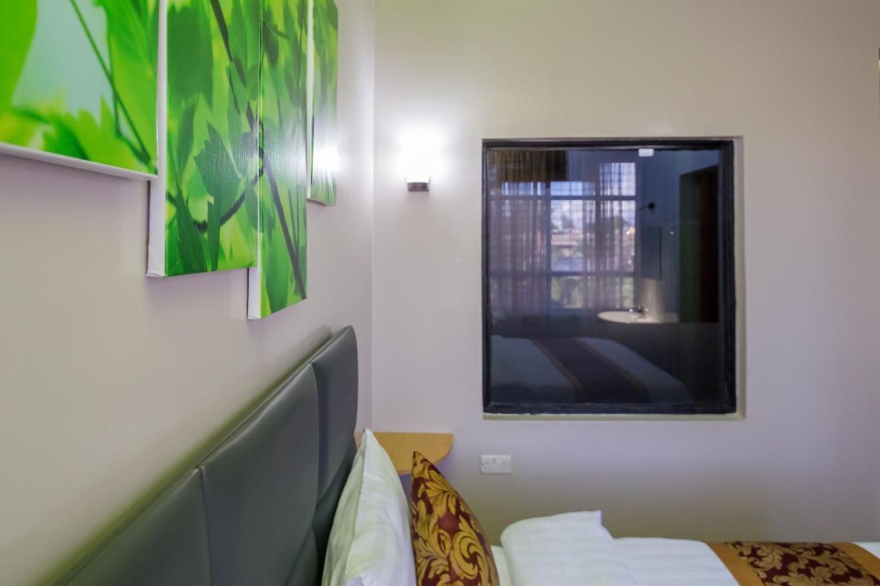 Maple Inn Hotel ไนโรบี ภายนอก รูปภาพ